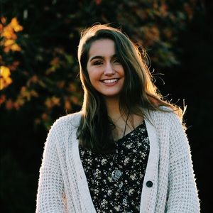 Meet your Posher, Ella